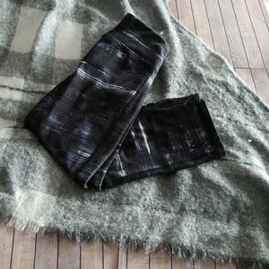 Like-new Old Navy cropped compression pants